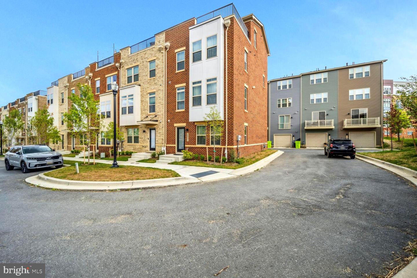 Photo 2 of 25 of 2801 Battersea Lake Loop townhome