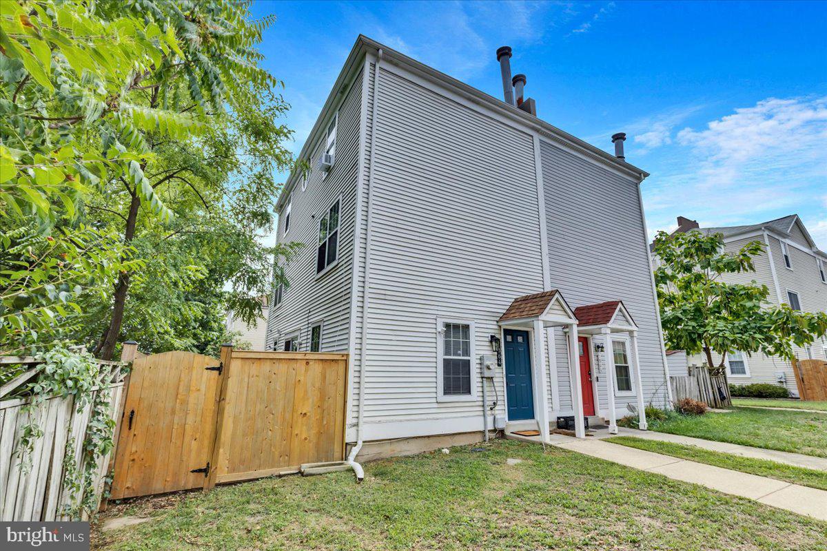 View Washington, DC 20018 townhome