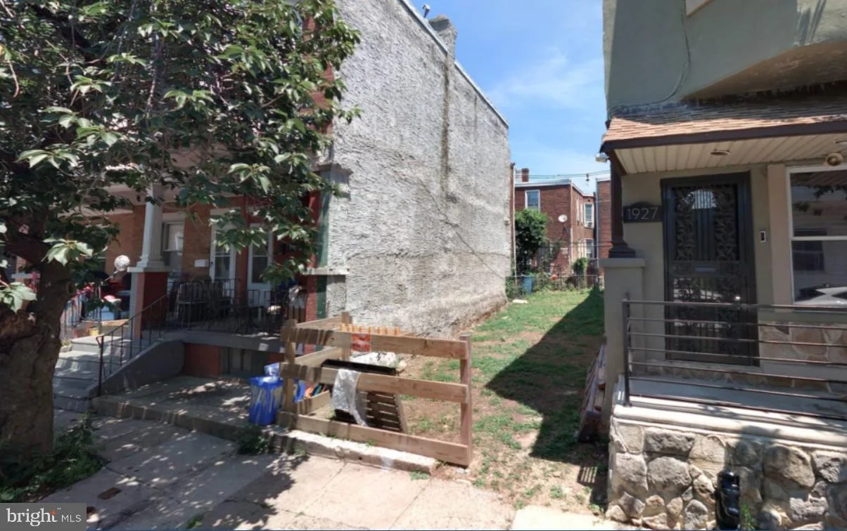 1926 S Alden Street