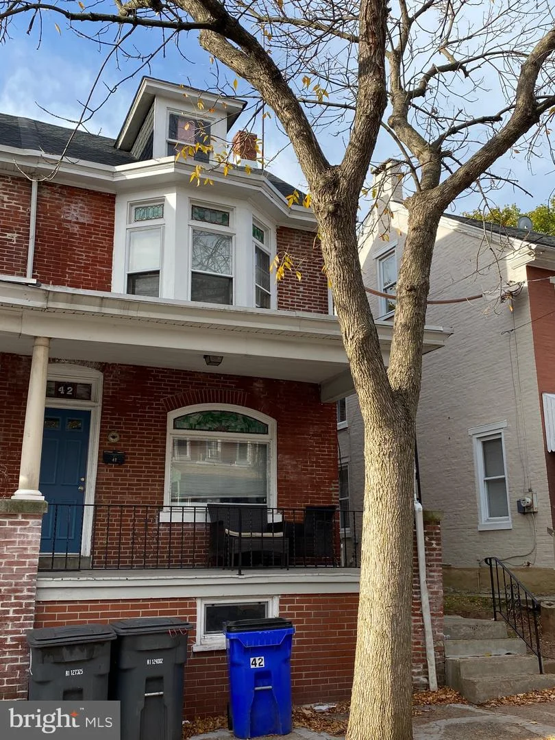 42 E Second St