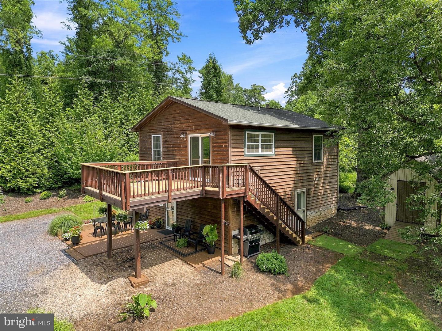 32 Parnassus Road, Linden, VA, 22642