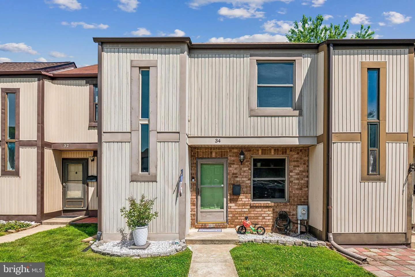 34 Helmsman Court