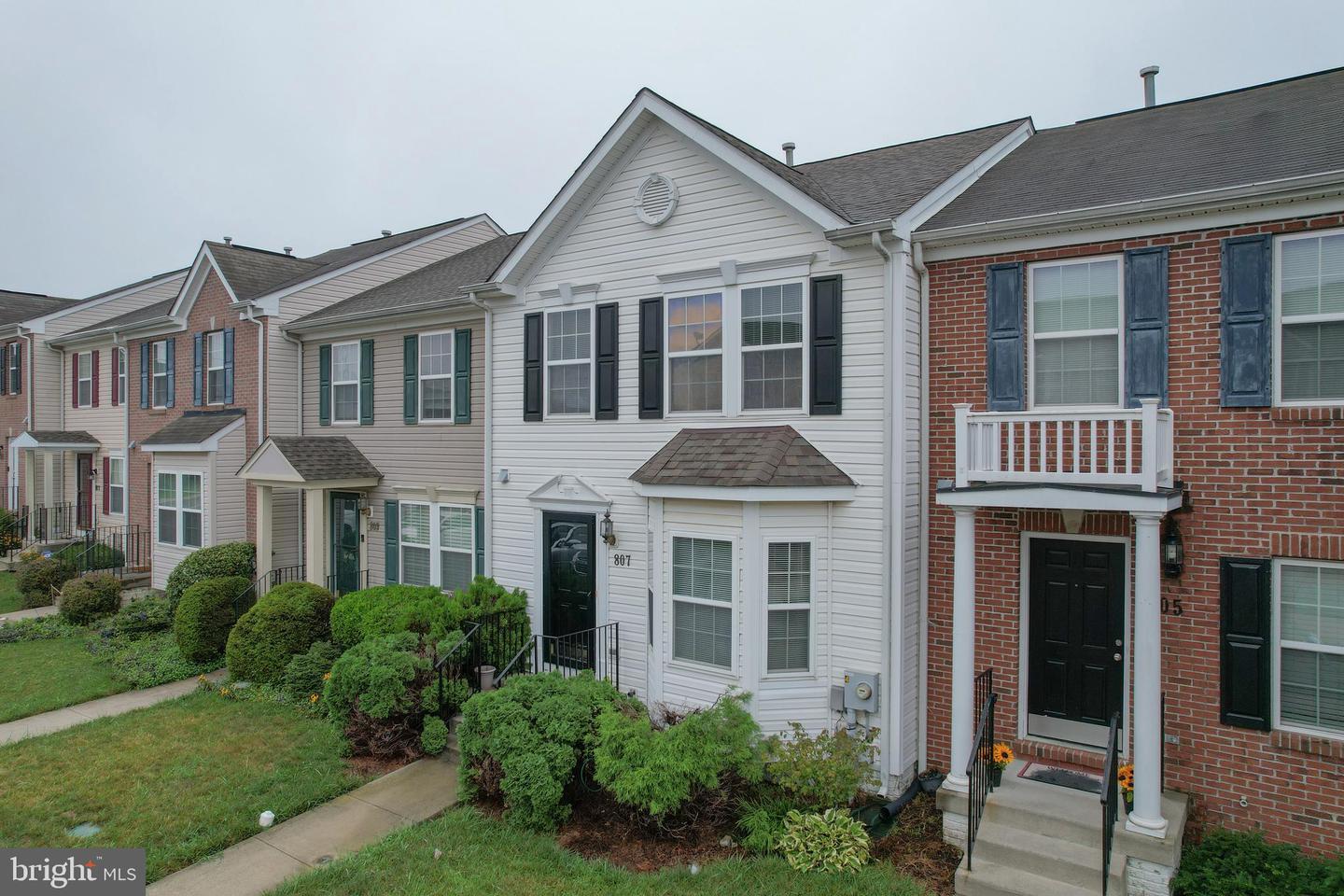 Photo 28 of 34 of 807 Desota Way townhome