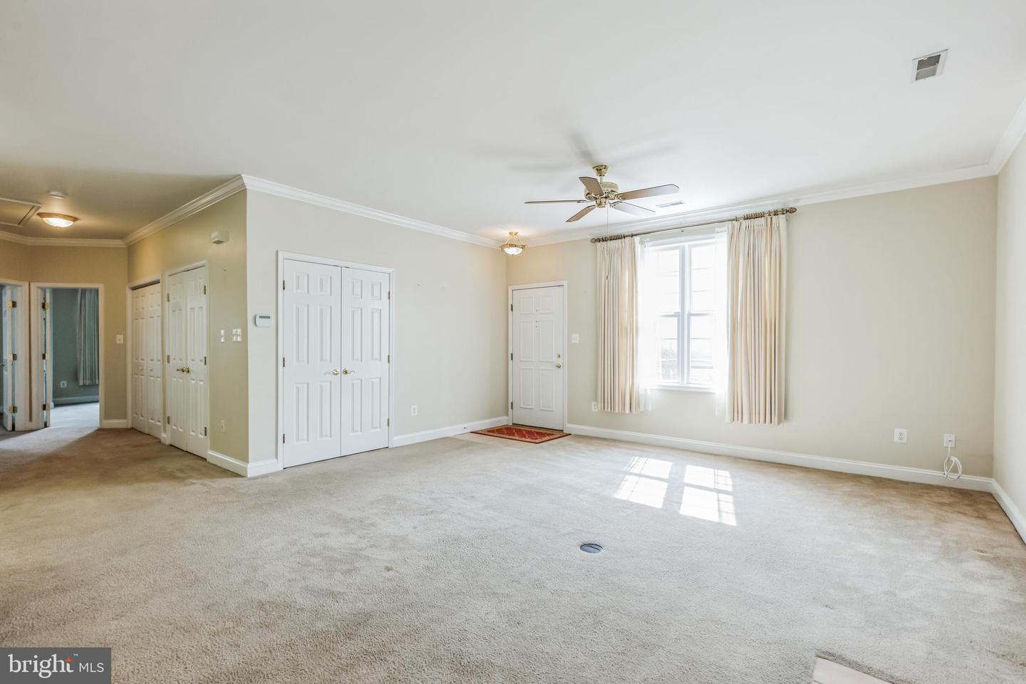 Photo 13 of 31 of 122 Dulles St townhome