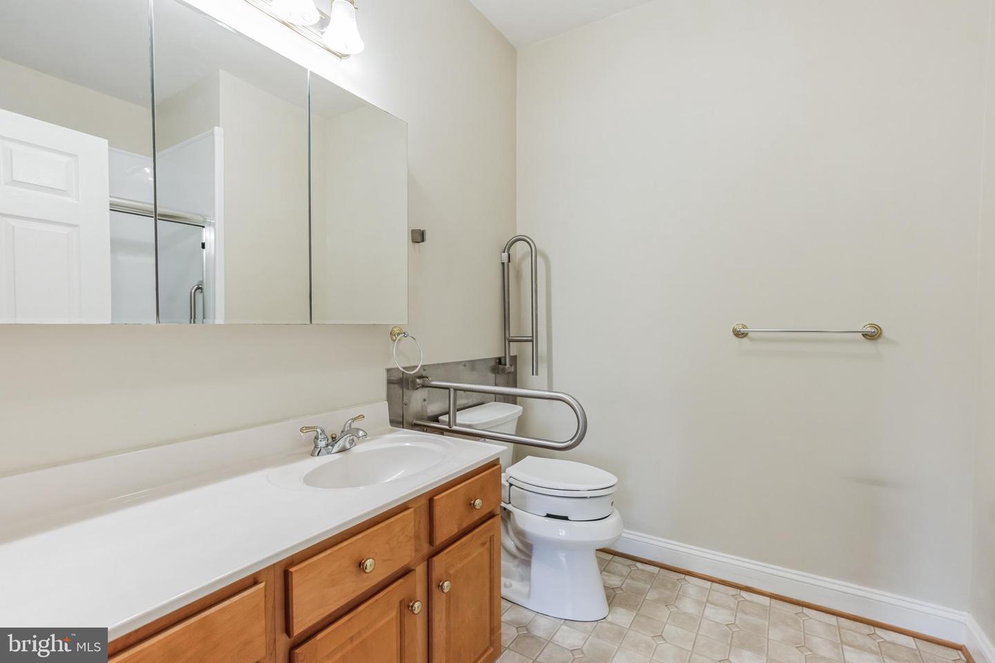 Photo 21 of 31 of 122 Dulles St townhome