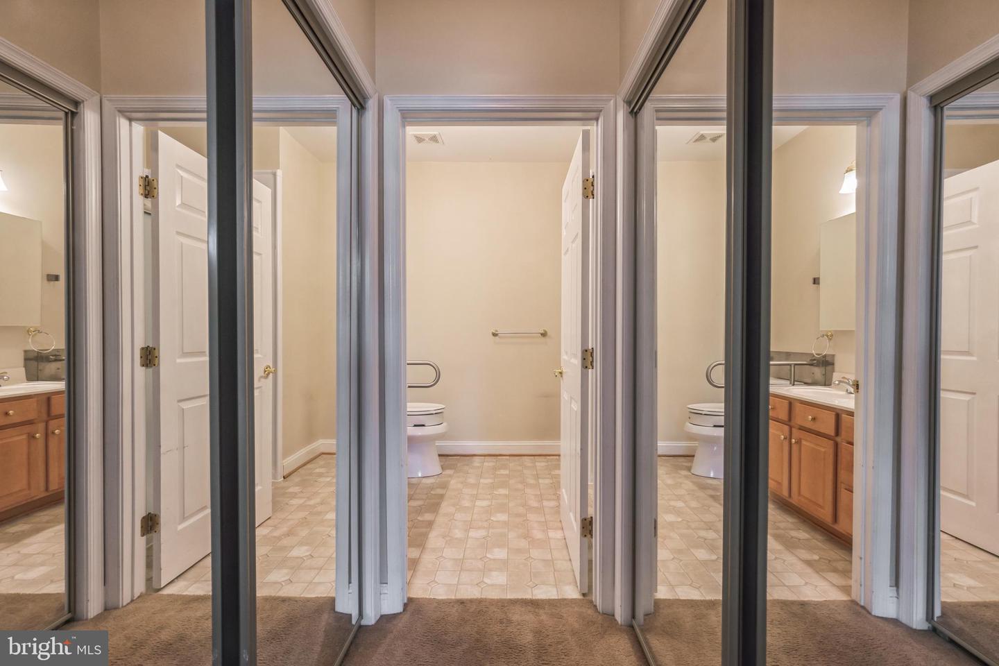 Photo 20 of 31 of 122 Dulles St townhome