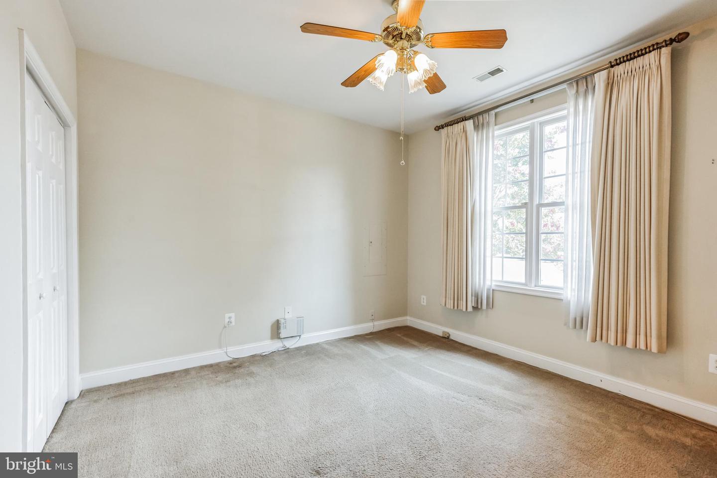 Photo 16 of 31 of 122 Dulles St townhome