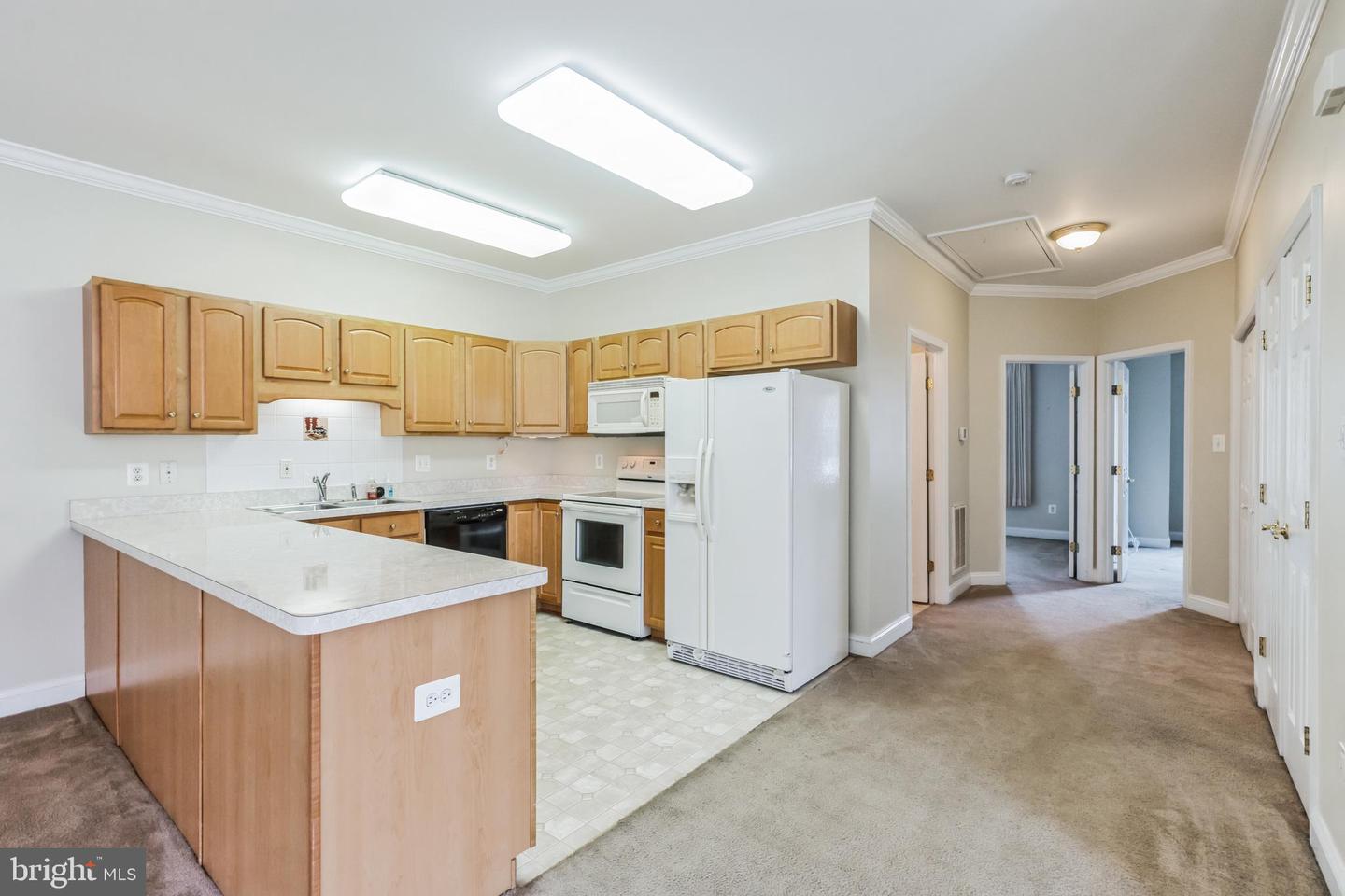 Photo 9 of 31 of 122 Dulles St townhome