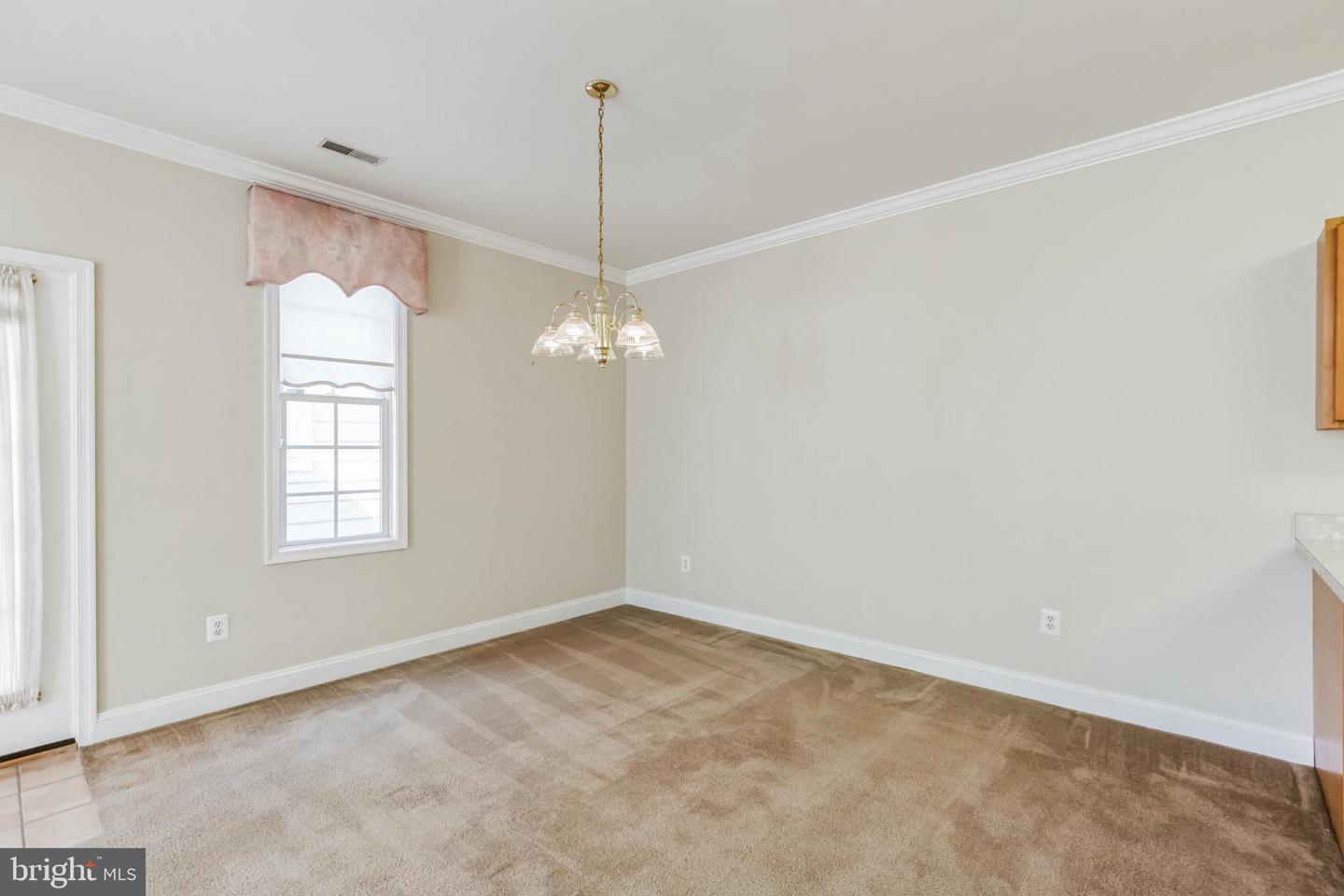 Photo 8 of 31 of 122 Dulles St townhome