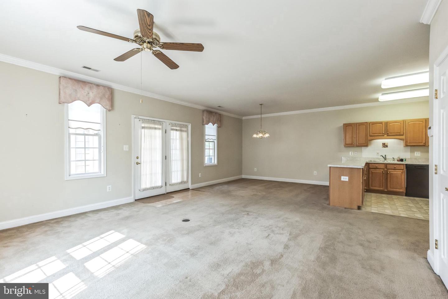 Photo 4 of 31 of 122 Dulles St townhome