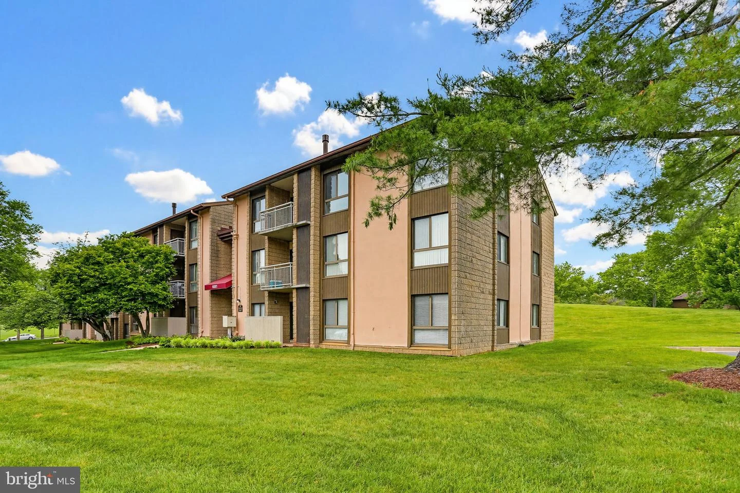 6081 Majors Lane Unit 12