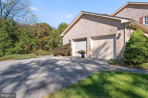 Single Family Residence in Malvern PA 13 Stoneybrook LANE 53.jpg