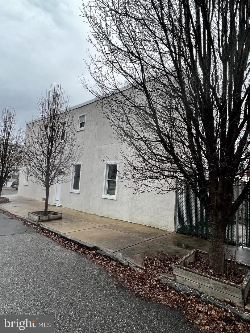 2637 Tulip And 2634-36 Agate Street Street