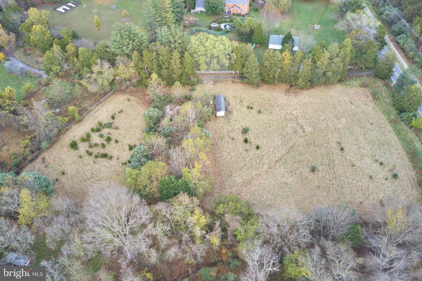 Photo 3 of 23 of 12620 Travilah Rd house