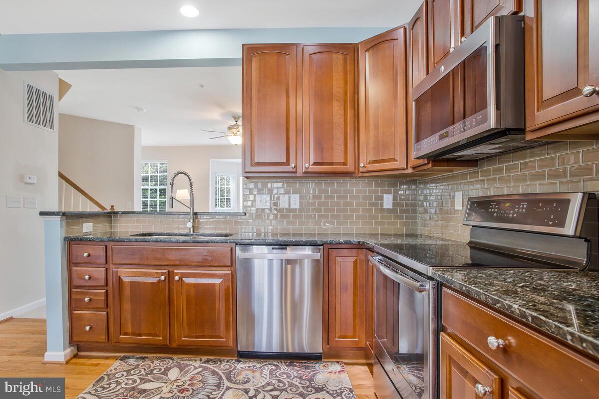 Photo 16 of 47 of 7875 Ivy Ter #5 townhome