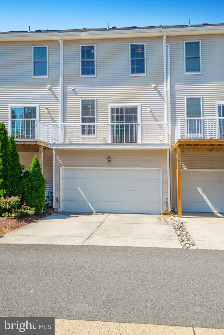 Photo 32 of 46 of 25322 Shipley Ter townhome