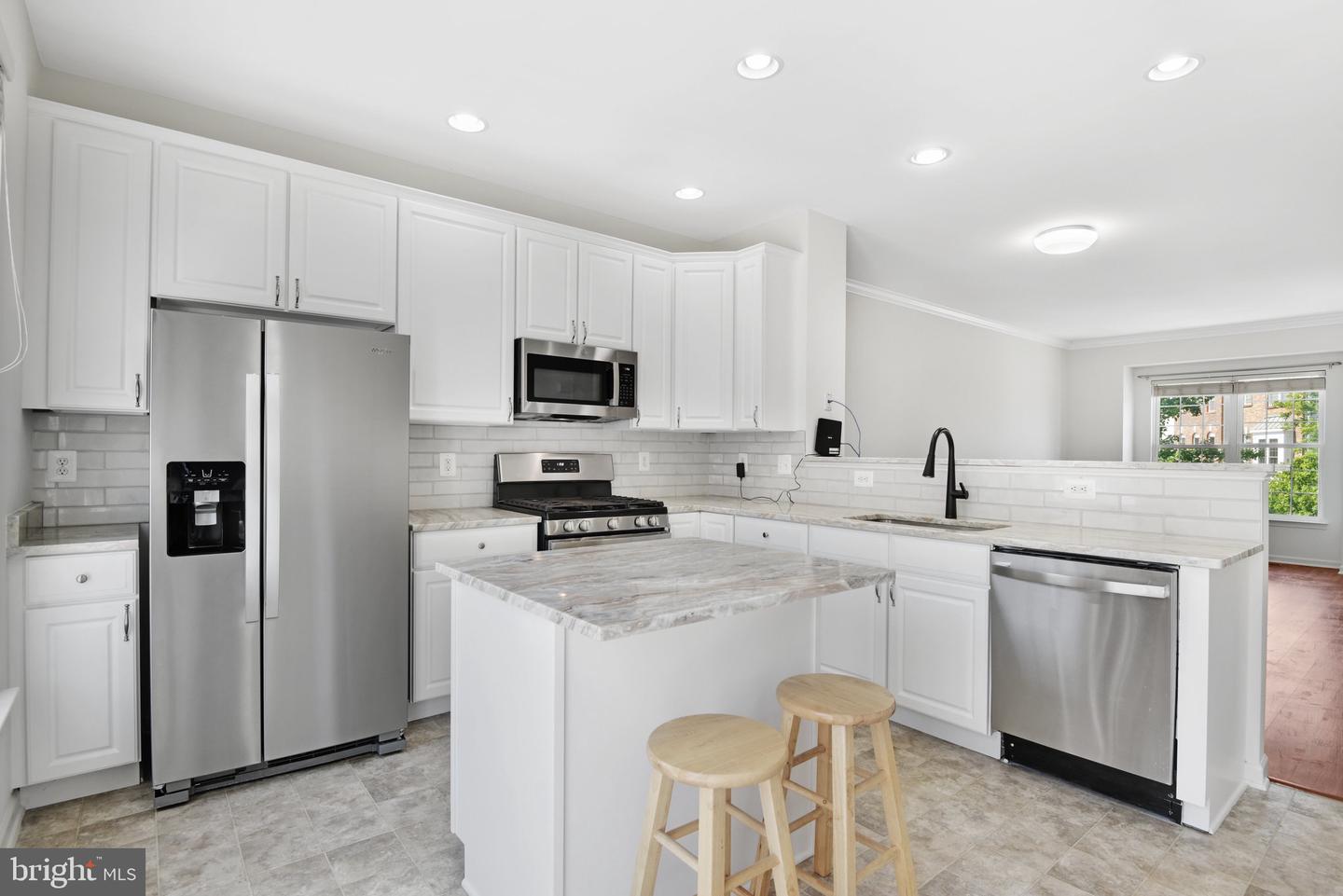 Photo 4 of 46 of 25322 Shipley Ter townhome