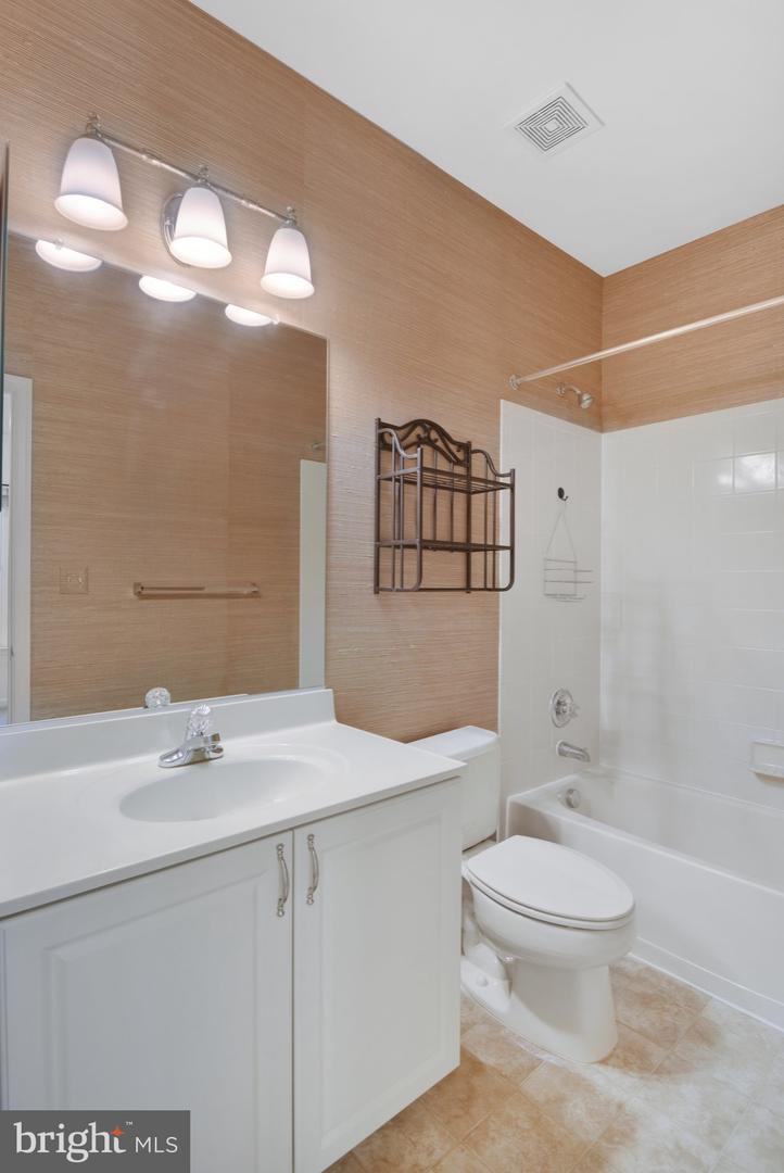 Photo 19 of 46 of 25322 Shipley Ter townhome
