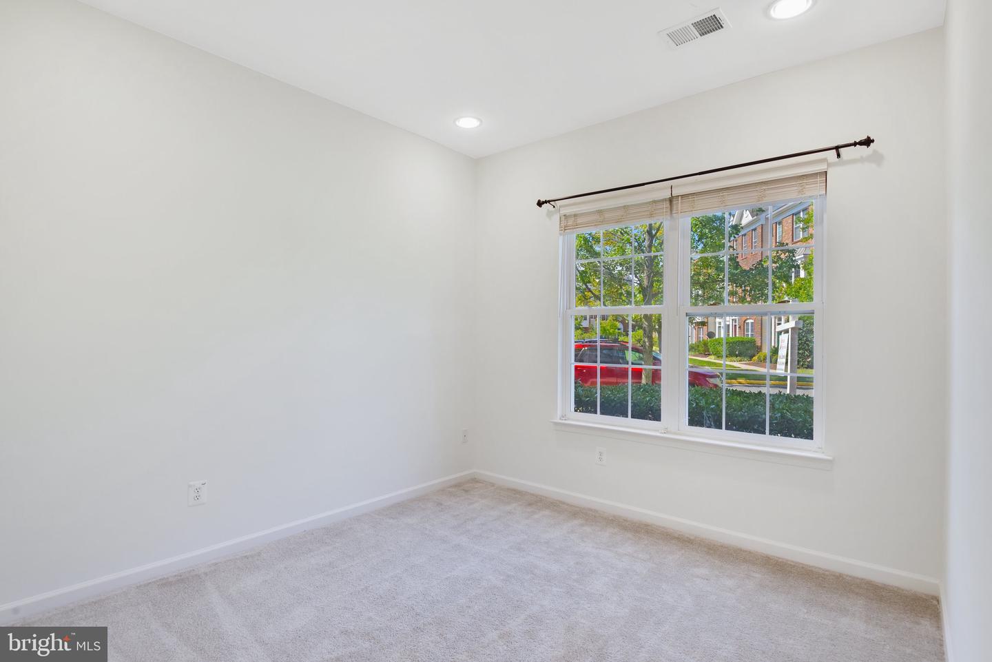 Photo 16 of 46 of 25322 Shipley Ter townhome
