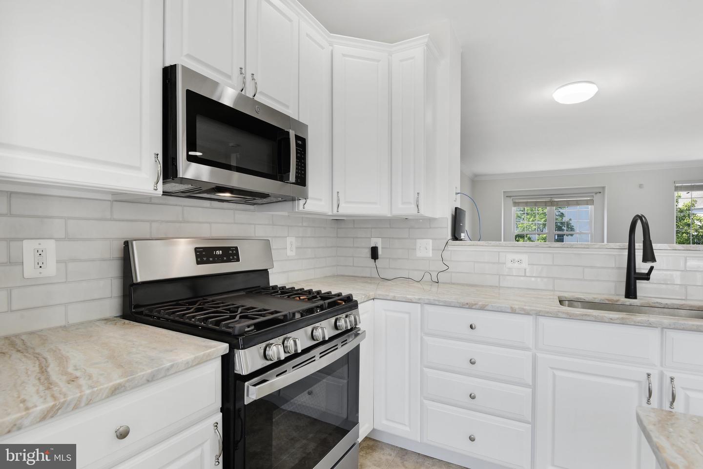Photo 7 of 46 of 25322 Shipley Ter townhome