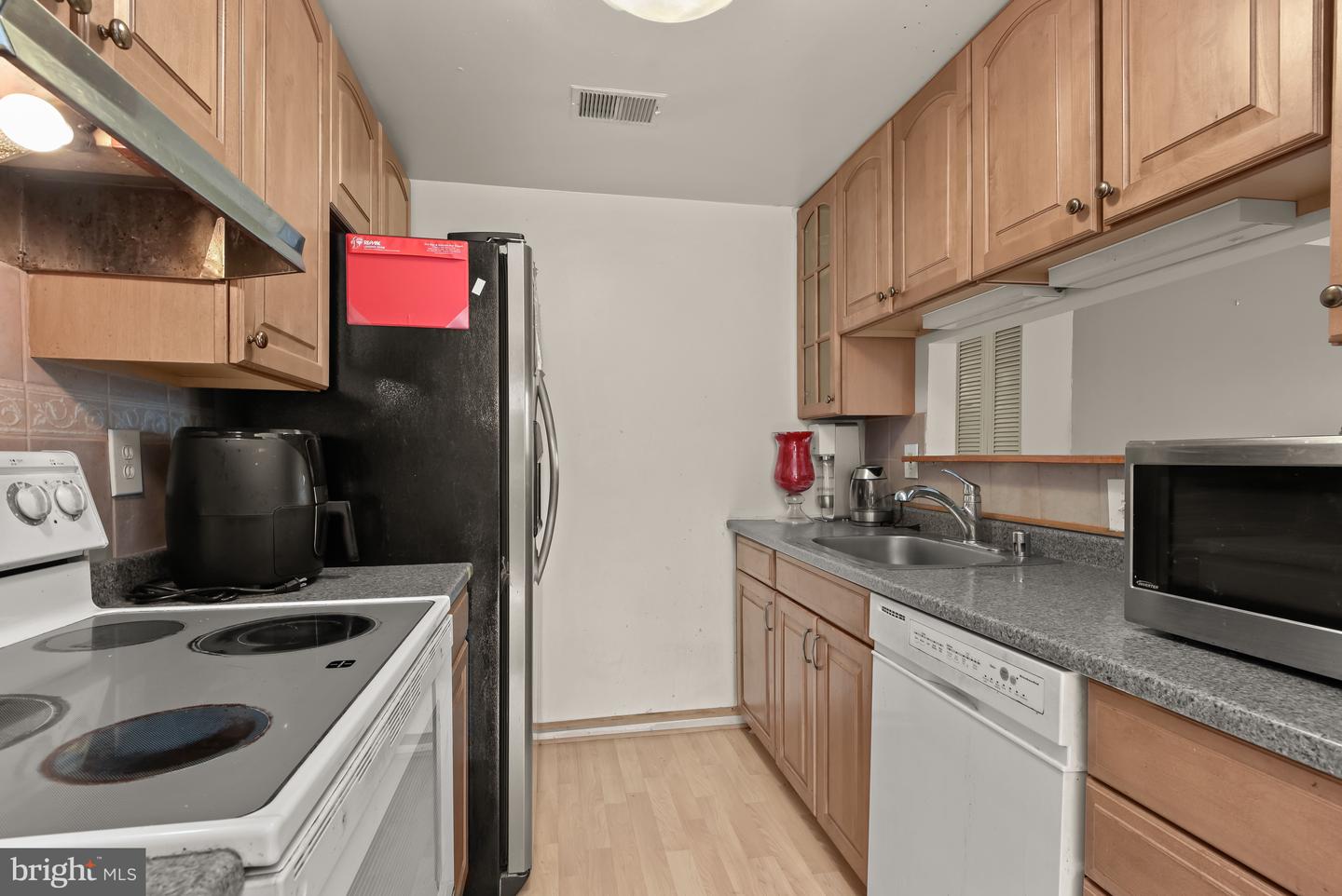 Photo 4 of 11 of 474 West Ct townhome