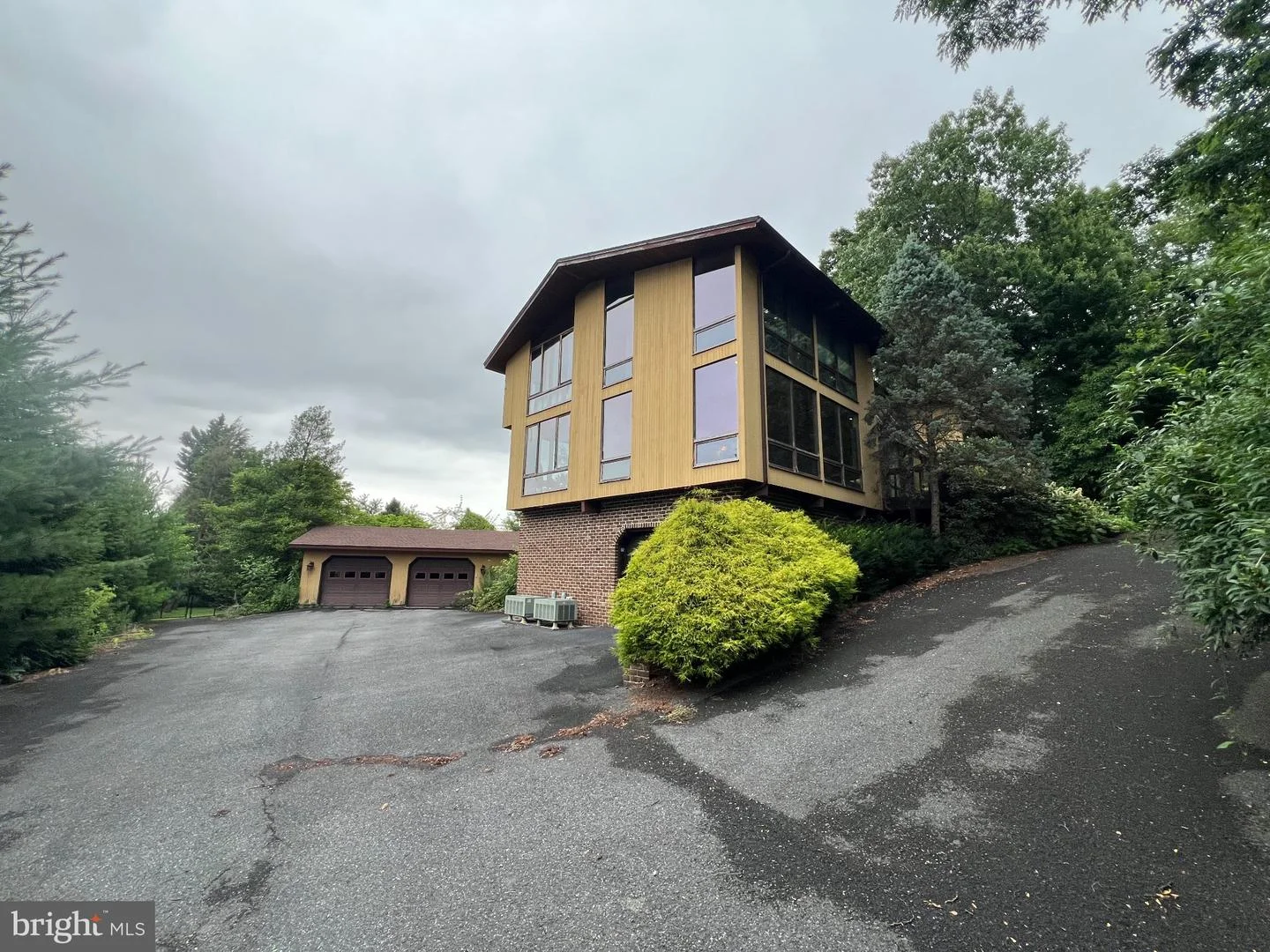 125 Grandview Boulevard