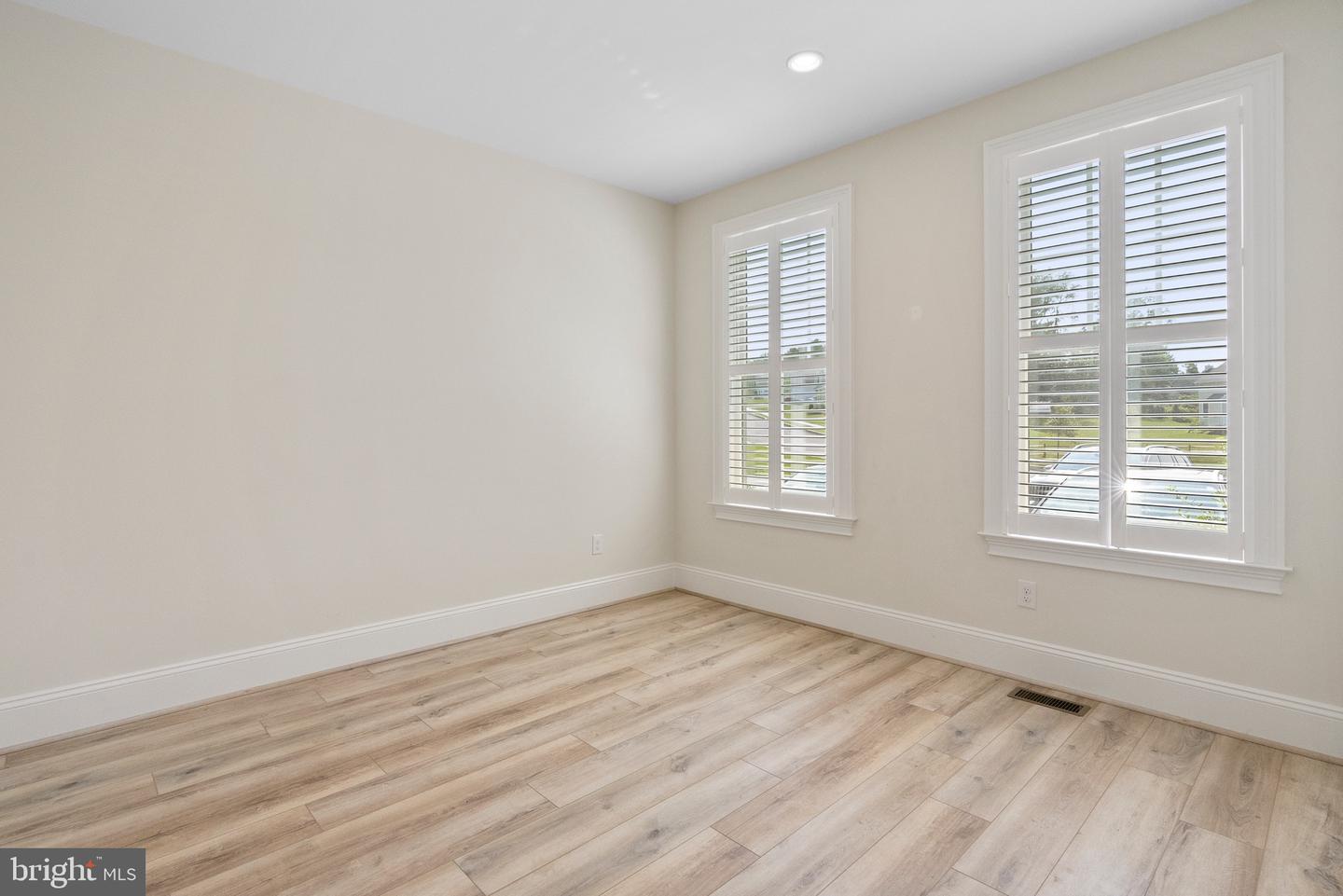 Photo 5 of 32 of 211 Daylesford Ct townhome
