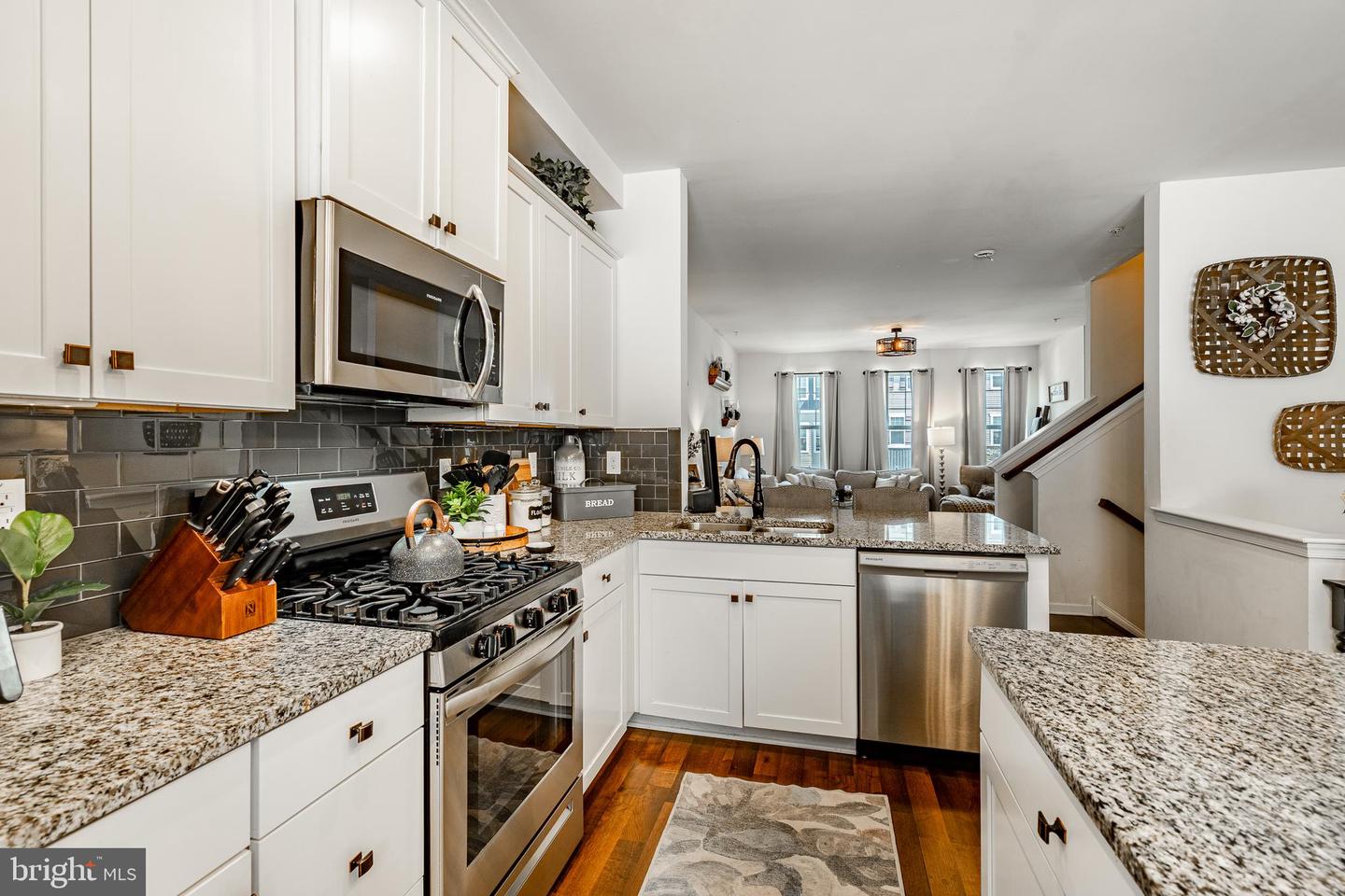 Photo 10 of 42 of 322 Dawson Pl townhome