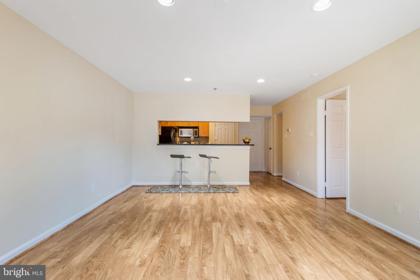 3313 Wyndham Cir #1218