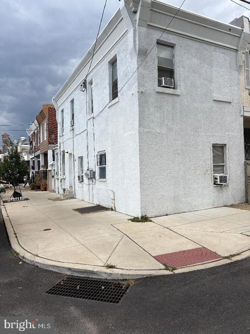 400 N Gross Street