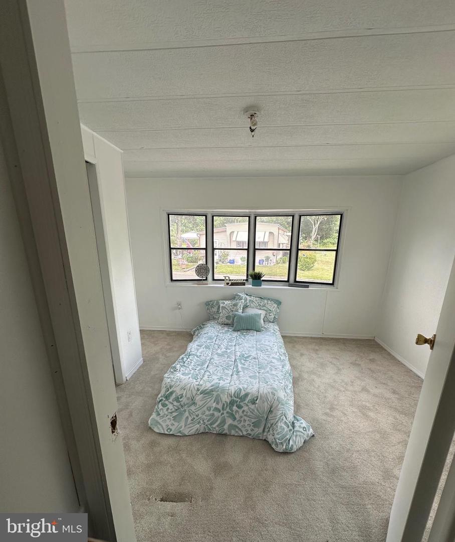 Photo 16 of 19 of 12 Sunset Blvd mobile home