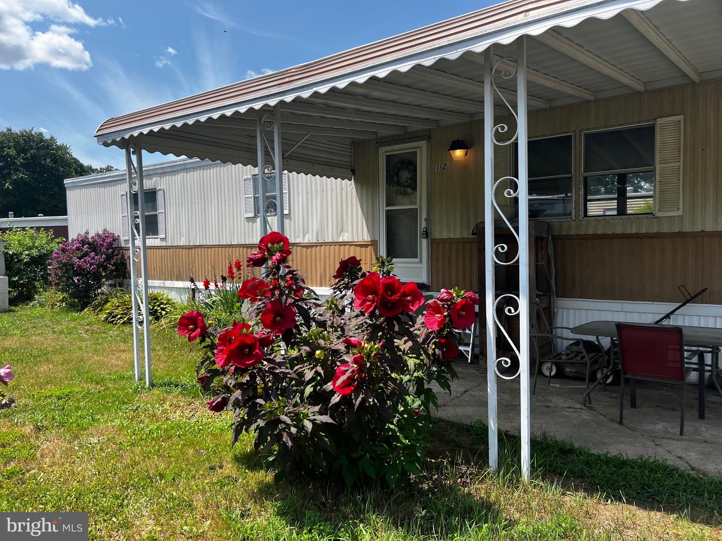 Photo 2 of 19 of 12 Sunset Blvd mobile home