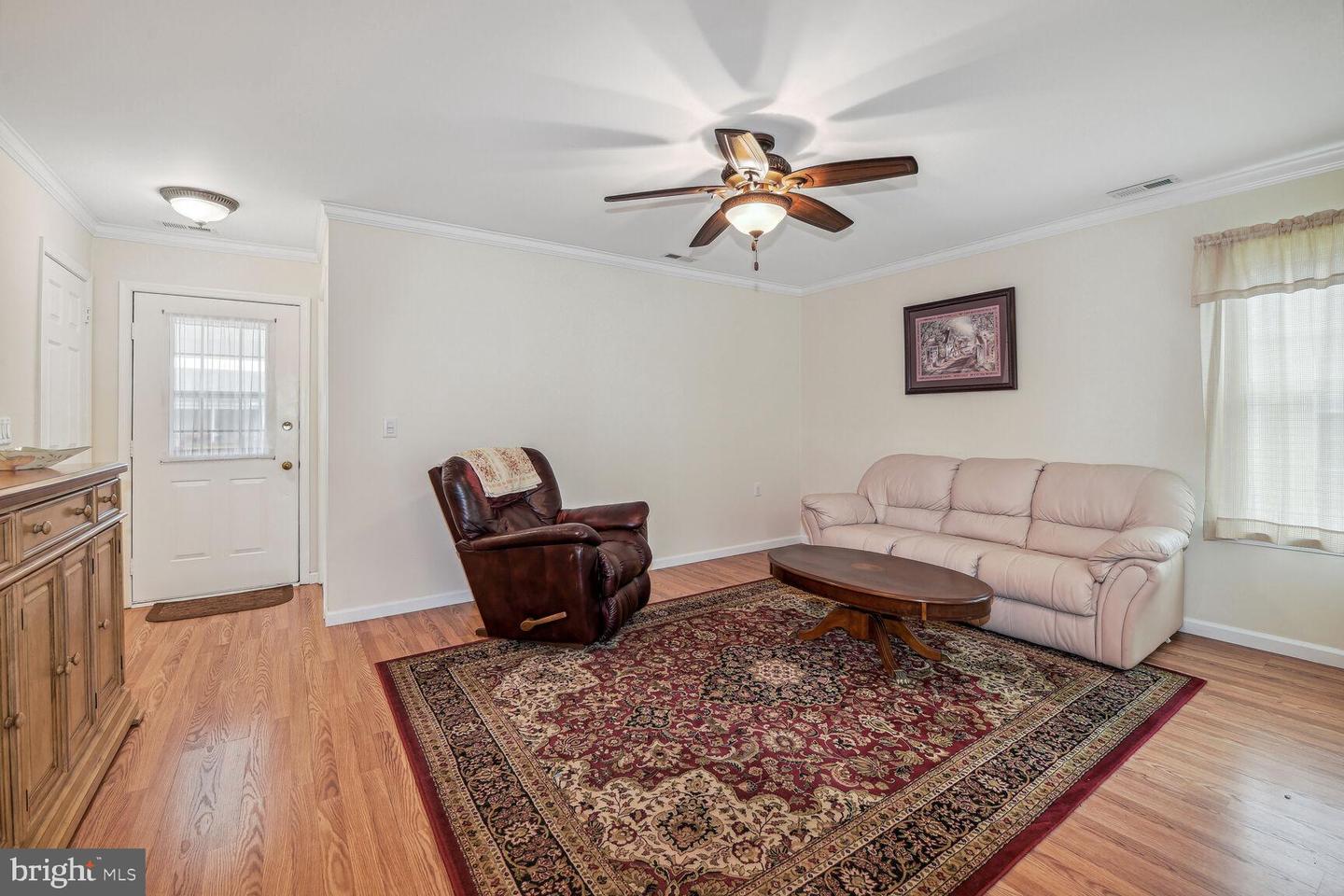 Photo 5 of 20 of 34 Buxton Ct house