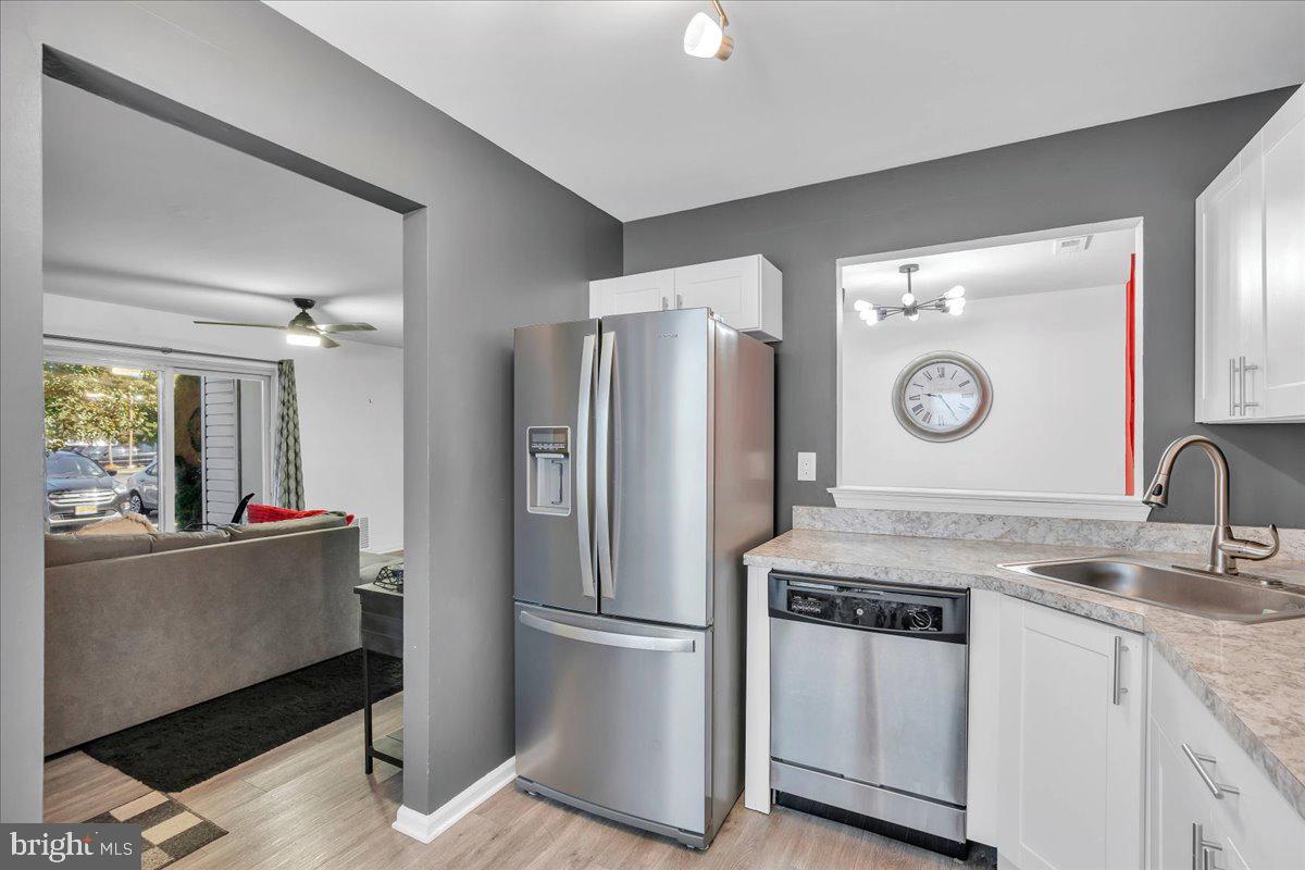 Photo 11 of 24 of 639 Covington Ct condo