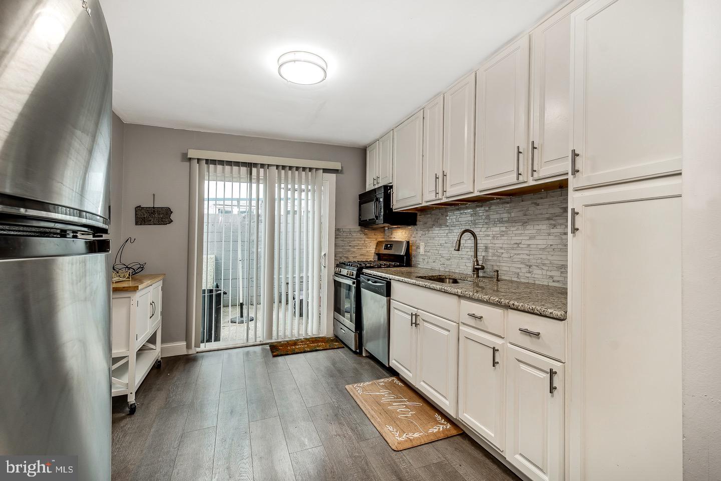 Photo 1 of 16 of 428 Greenwich St townhome
