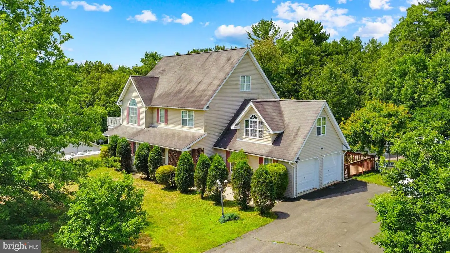 2247 Reo Drive, Effort, PA, 18330