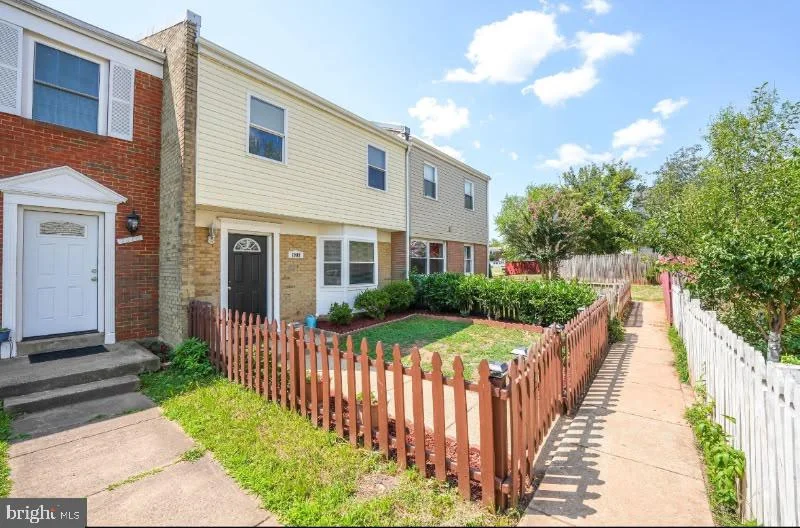7908 Sharpsburg Court