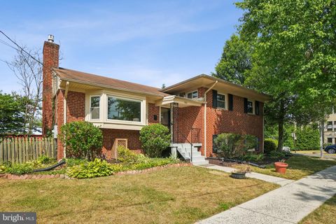 Single Family Residence in Arlington VA 900 Utah STREET.jpg