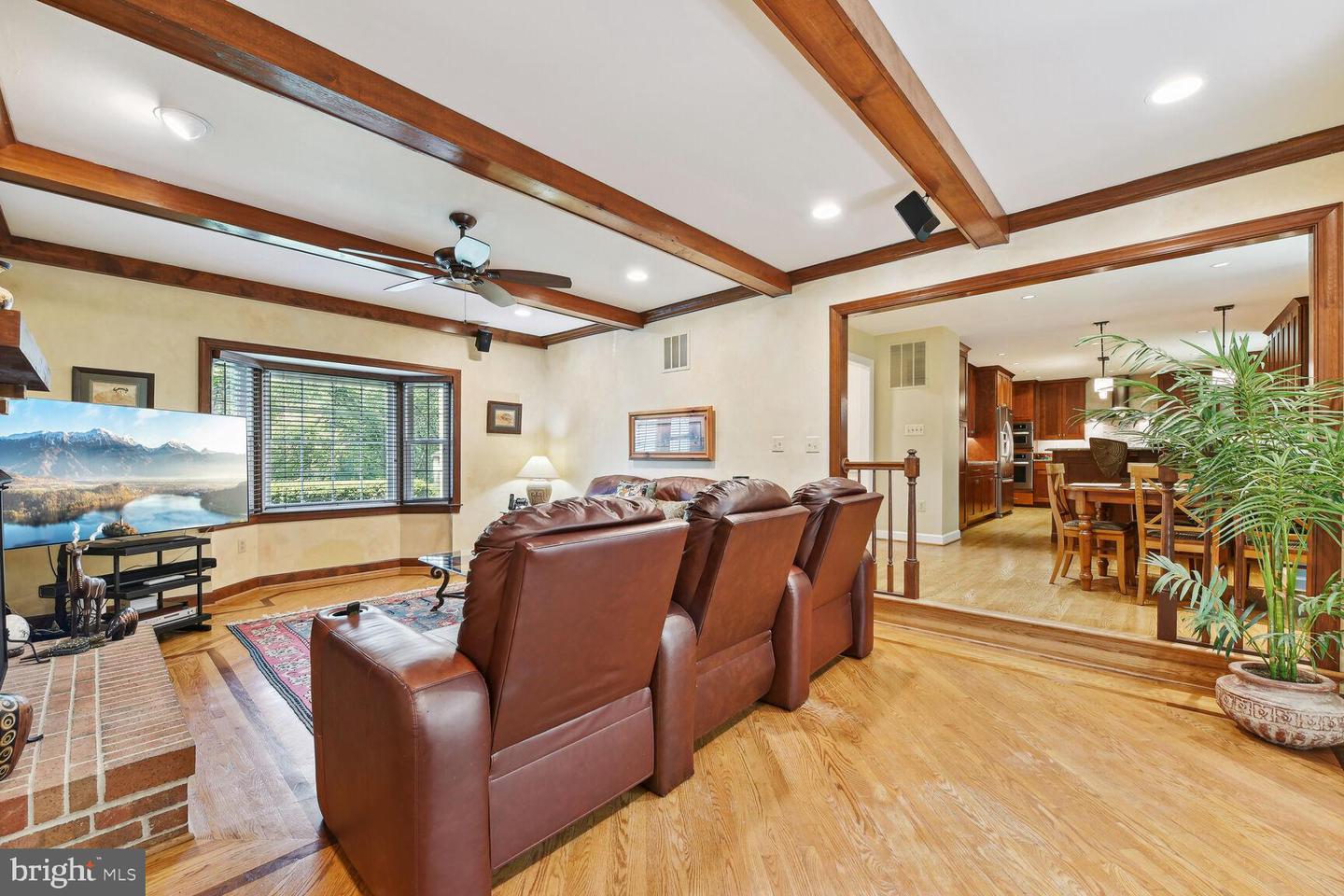 Photo 5 of 34 of 7103 Park Point Ct house