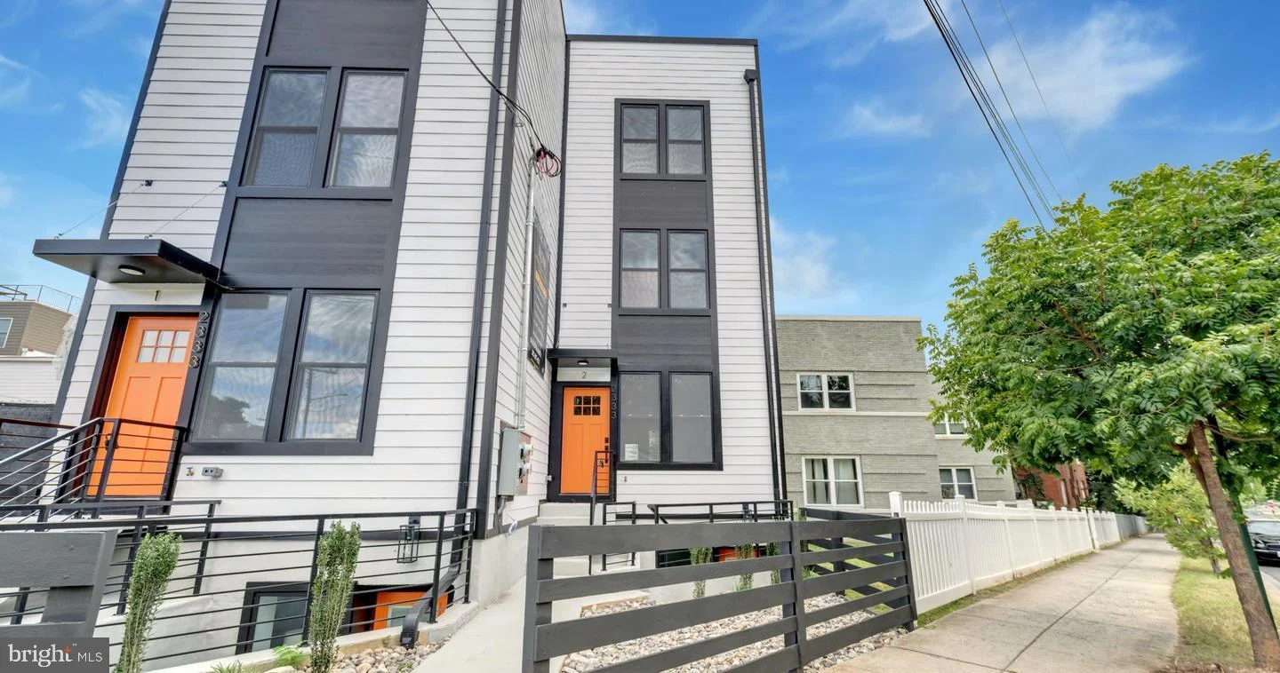2333 Fairlawn Avenue SE Unit 2