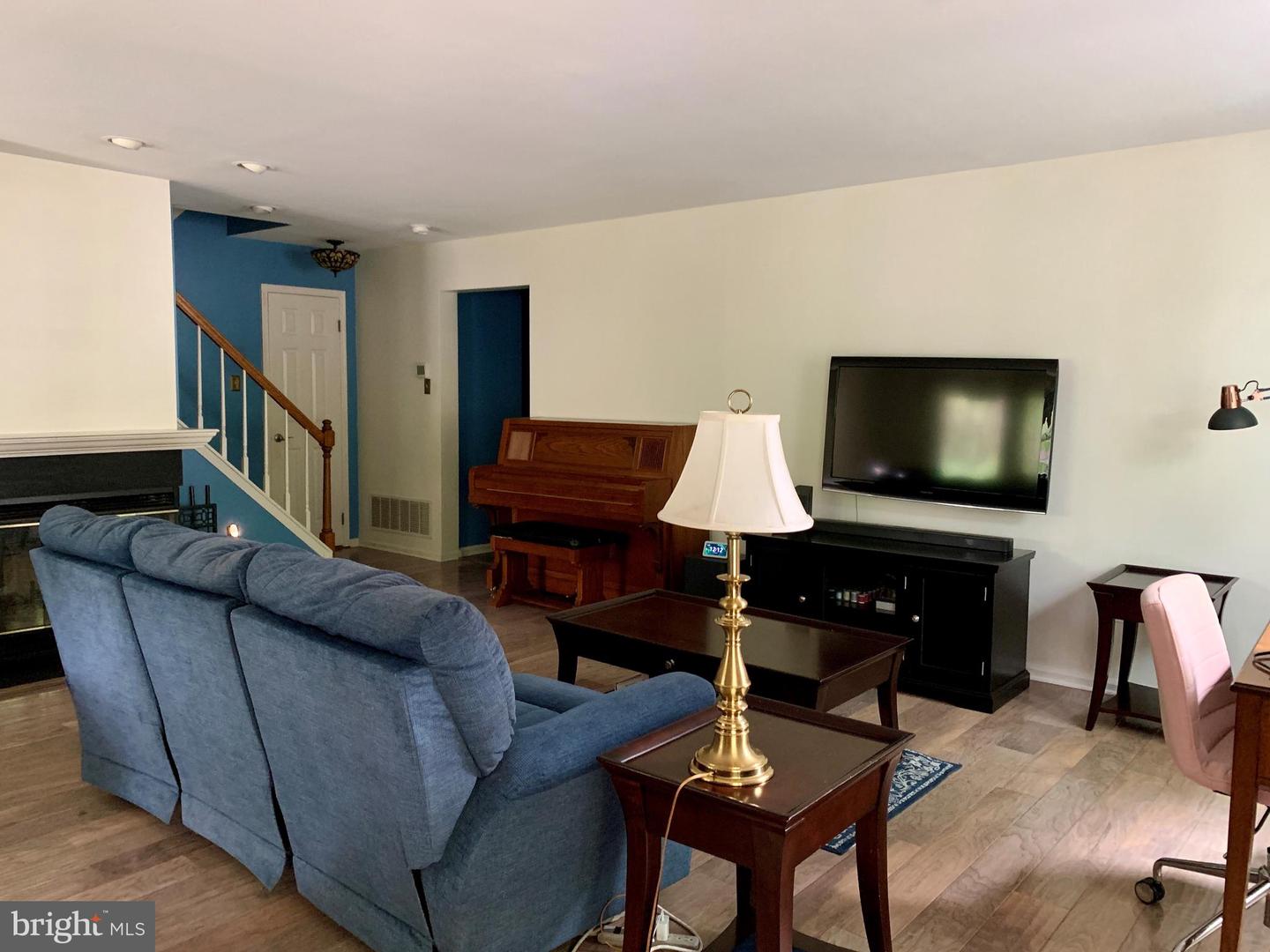 Photo 9 of 31 of 147 Kingswood Ct #147 townhome