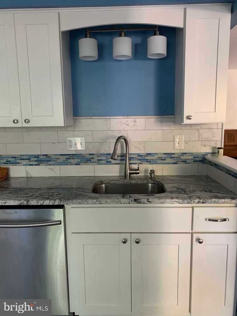 Photo 4 of 31 of 147 Kingswood Ct #147 townhome