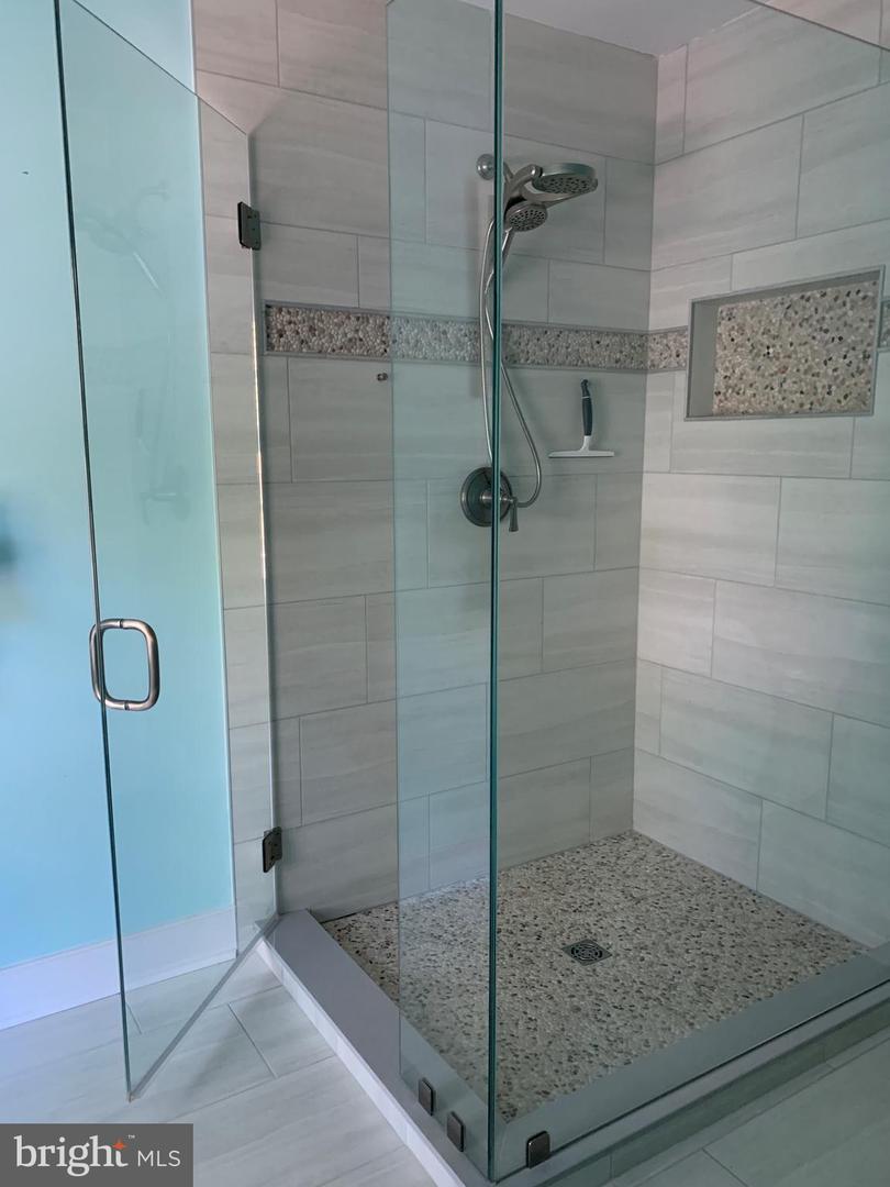 Photo 13 of 31 of 147 Kingswood Ct #147 townhome