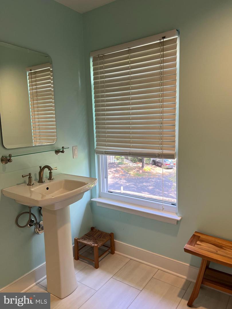 Photo 14 of 31 of 147 Kingswood Ct #147 townhome