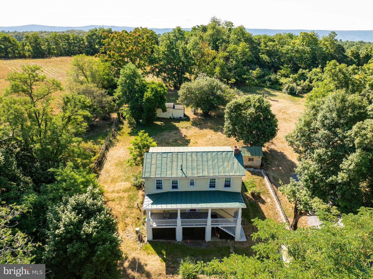 11774 Back Road, Toms Brook, Virginia image 9