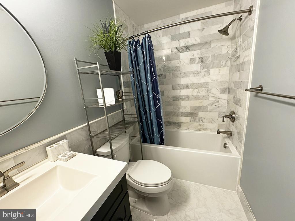 Photo 14 of 22 of 5704 CHAPMAN MILL DR #310 condo