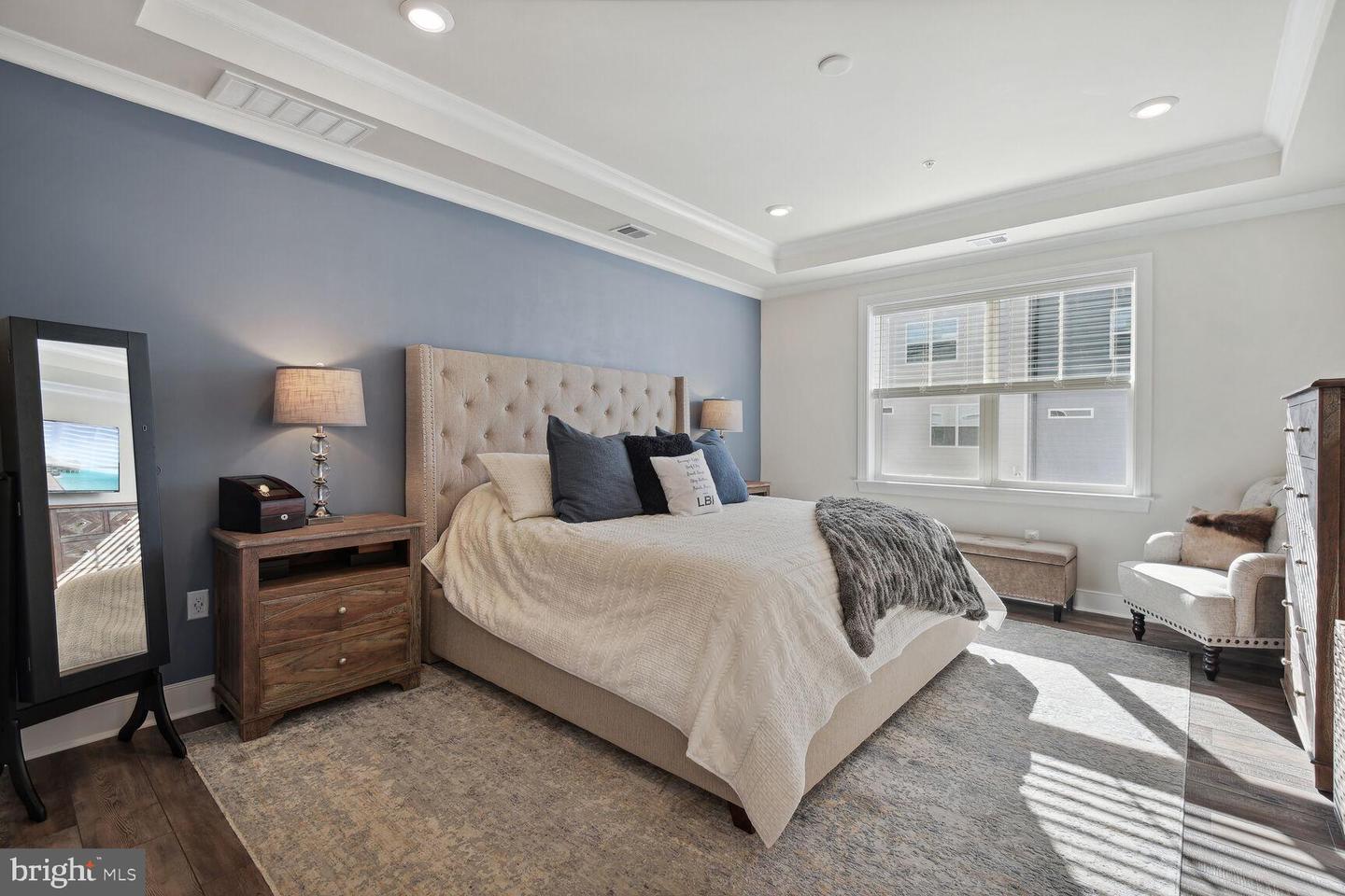 Photo 9 of 20 of 28 Bleeker Pl townhome