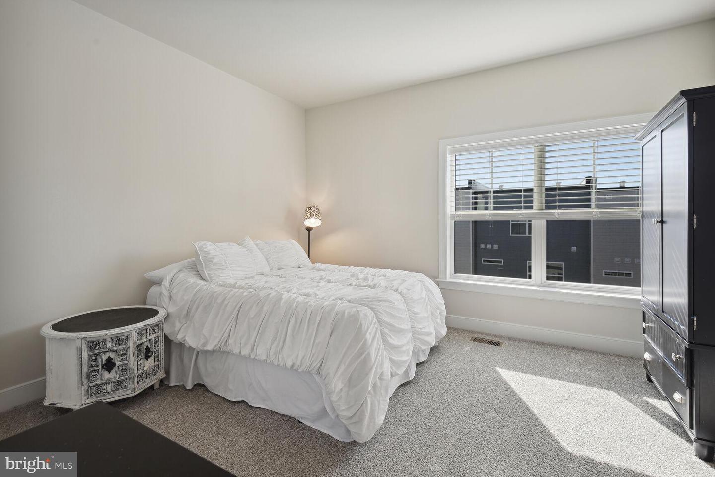 Photo 16 of 20 of 28 Bleeker Pl townhome