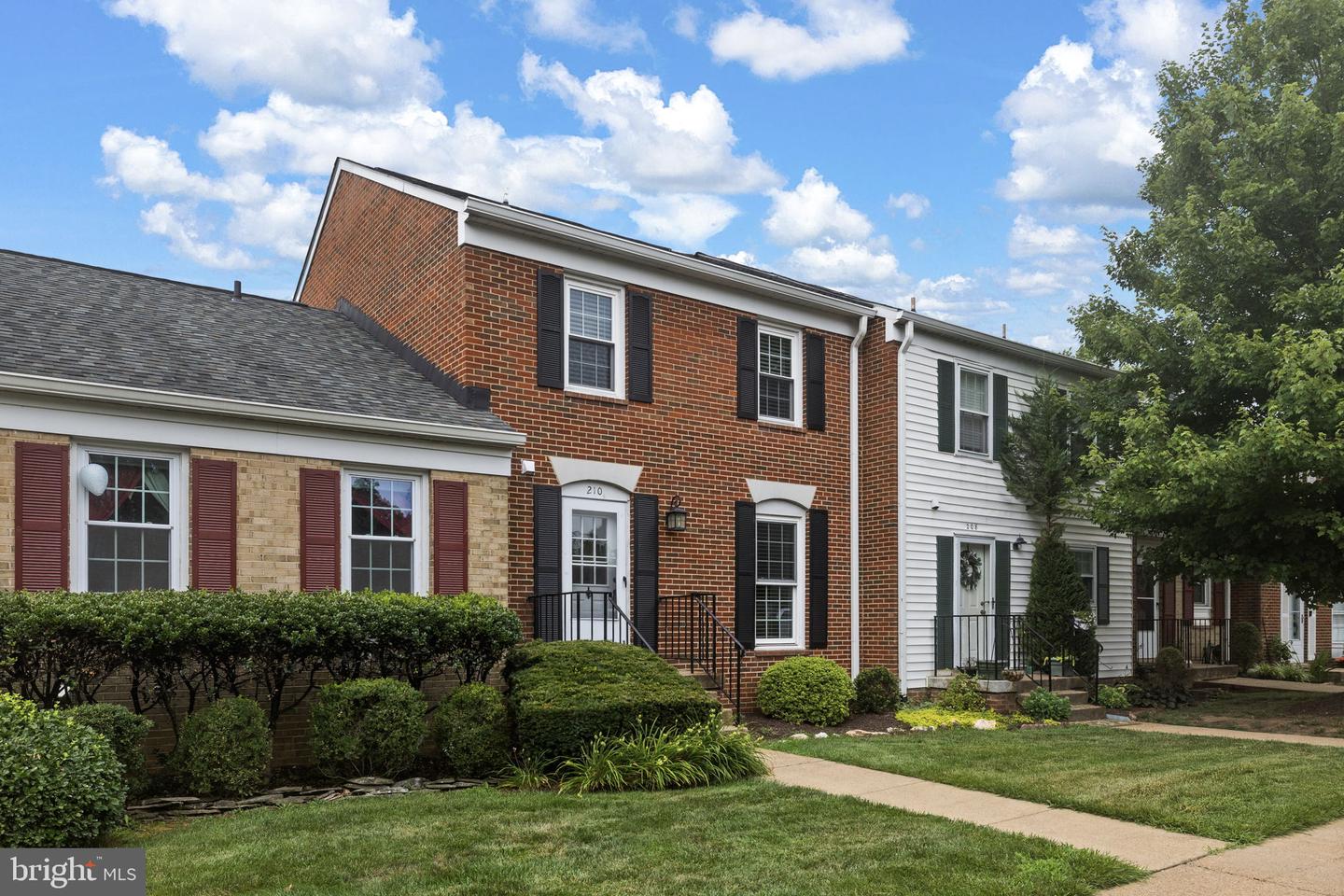 210 Leeds Court E, Warrenton, VA, 20186