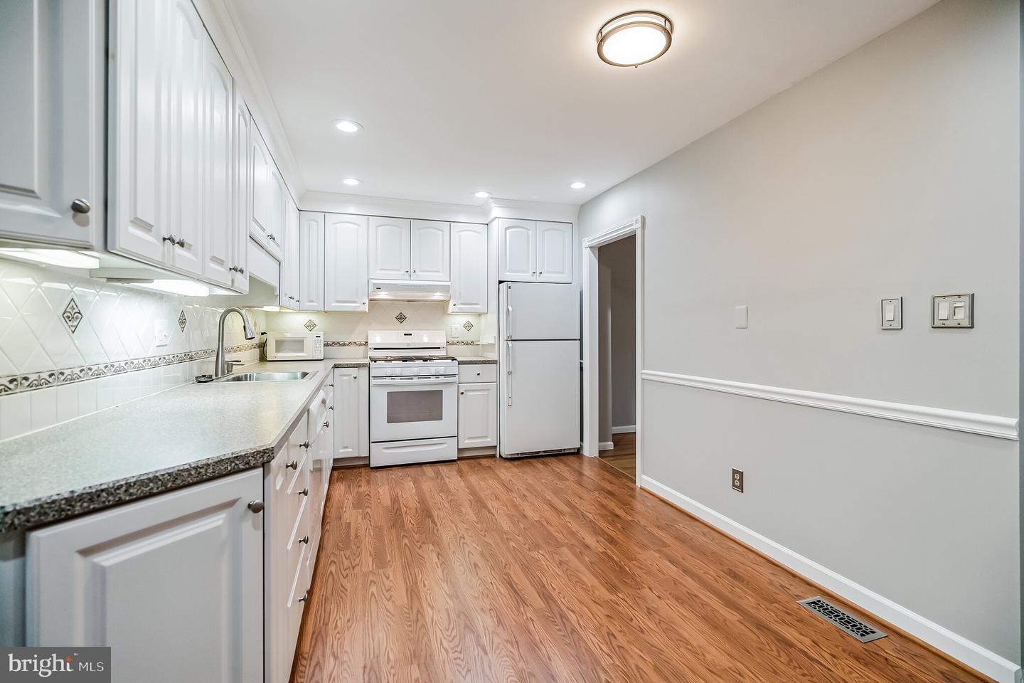 Photo 7 of 34 of 721 Sandalwood Ln townhome